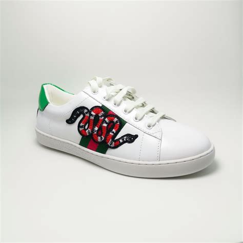 scarpe gucci con serpente|Gucci Ace con serpiente bordada .